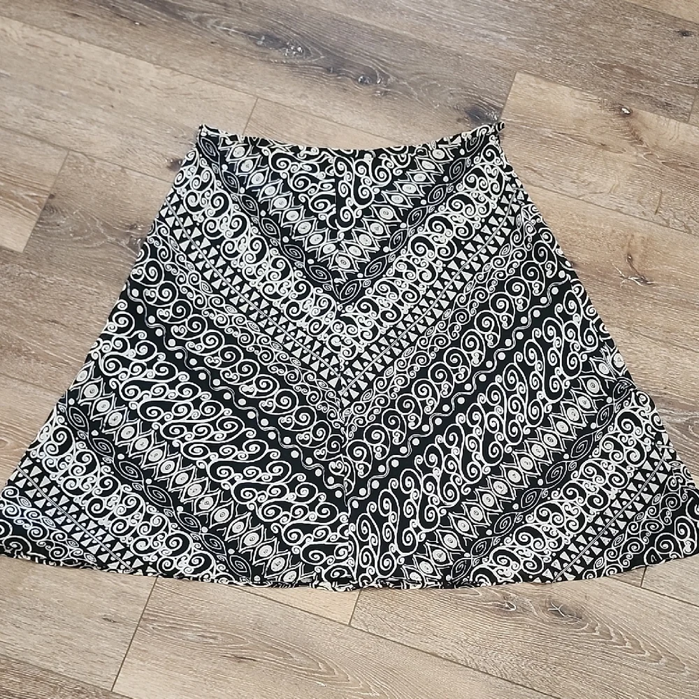 Norton McNaughton Flowy Black White A-Line Boho Geometric Skirt Flowy 10